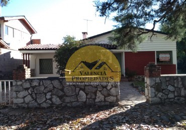 Dos casas independientes sobre la costanera del Rio Santa Rosa en inmejorable ubicacion!