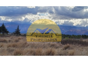 Espectacular Fraccion de 10 has sobre ruta imponente vista a altas cumbres!